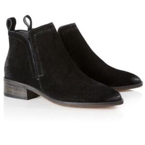 Dolce Vita suede Tessey booties